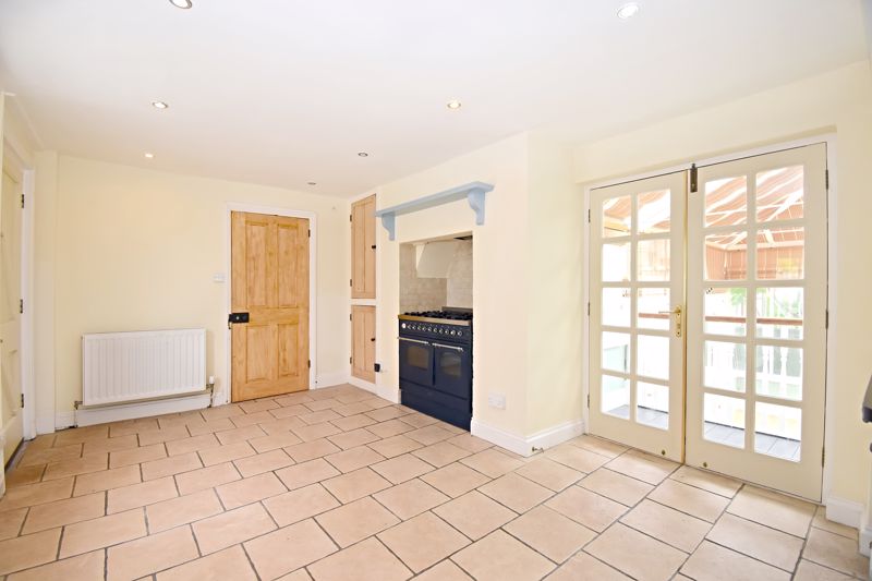 Kitchen / Breakfast Room- click for photo gallery